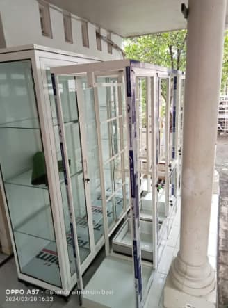 Foto indah produk yang tertata rapi